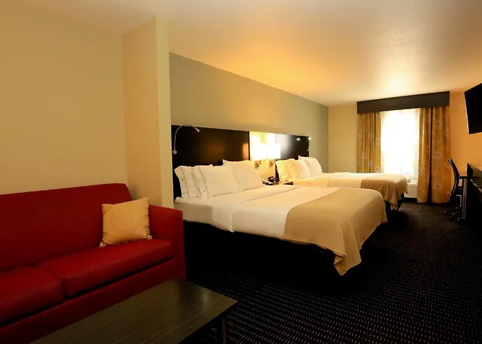 Express & Northeast By Ihg Hotel