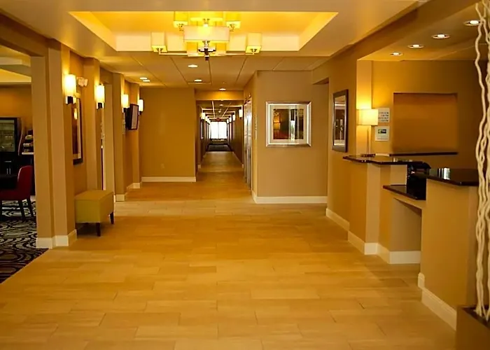 Express & Northeast By Ihg 3* Marion
